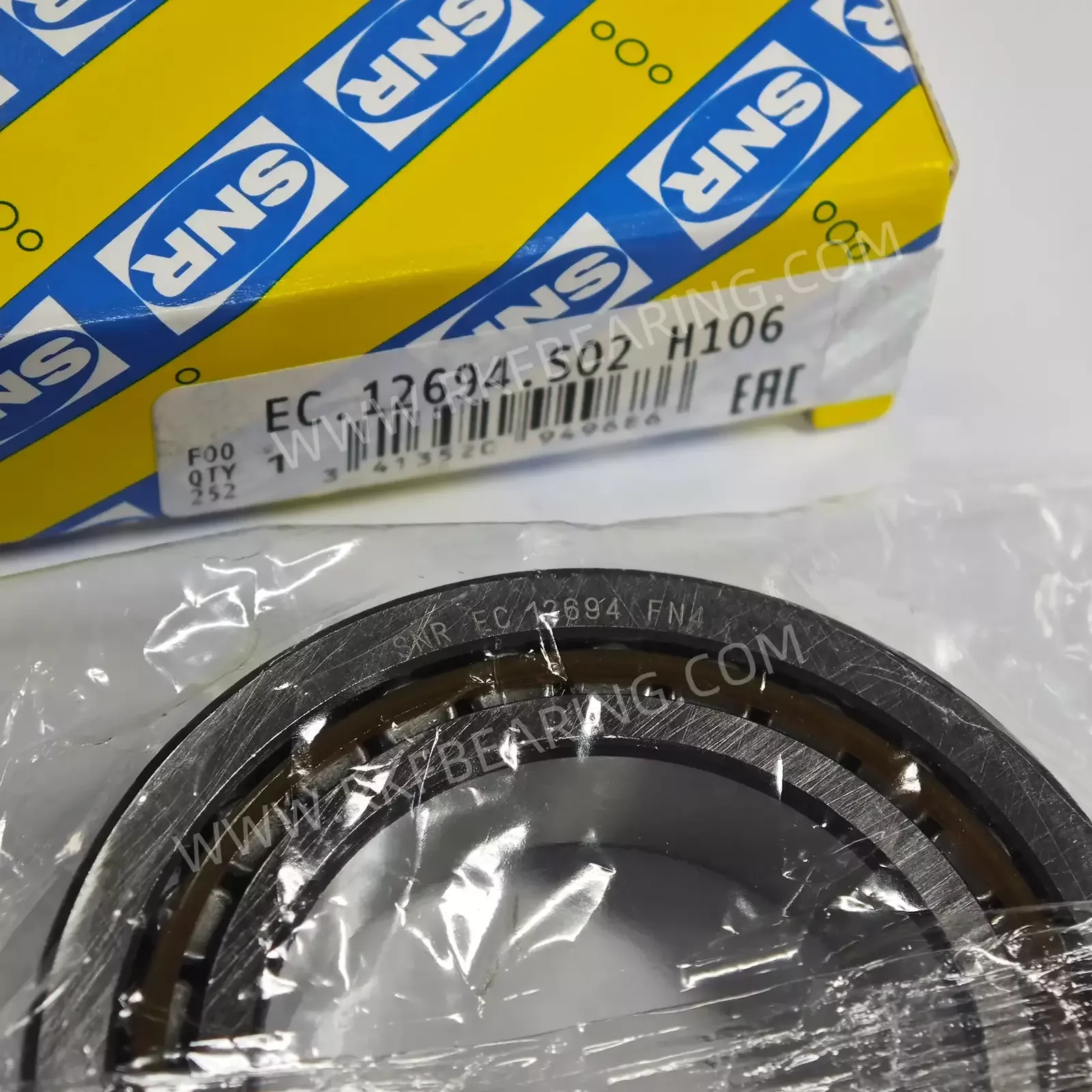 EC.12694.S02 H106 SNR  conical roller bearing, automotive part